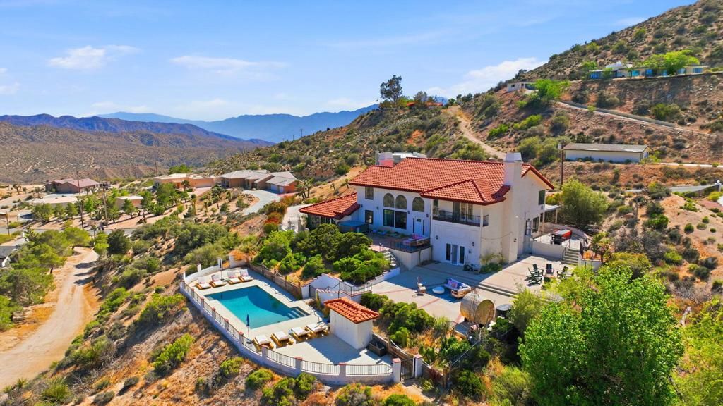 Image 86 of property listing at 53806 Ridge Road, Yucca Valley, CA 92284