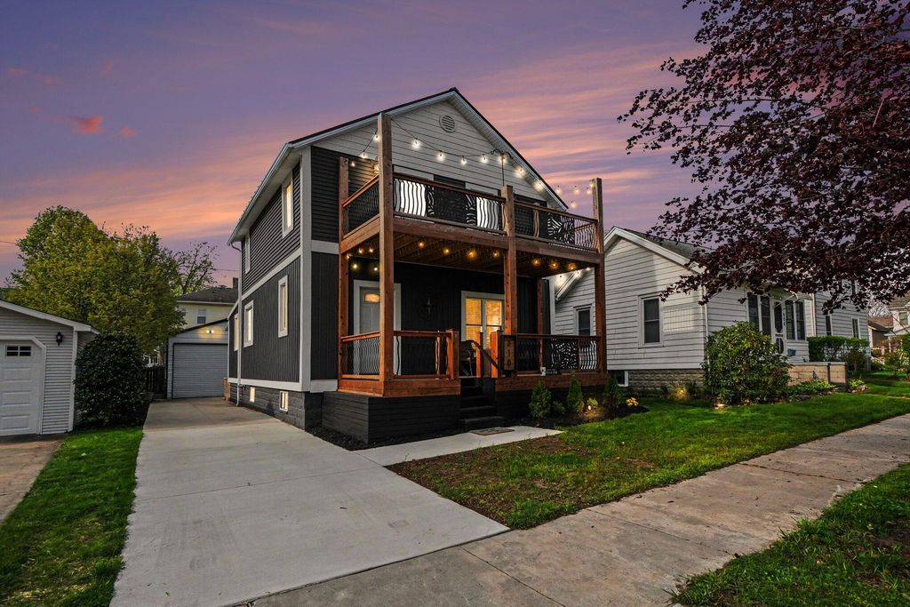 310 Huron Street, South Haven City, MI 49090