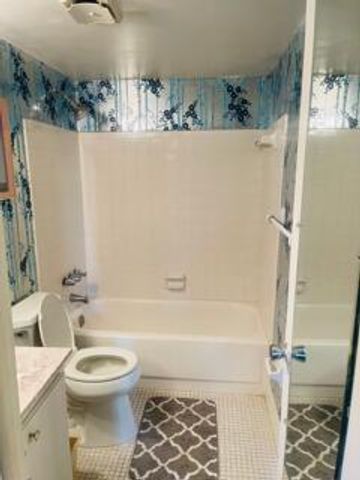 7200 NW 5TH Place 203, Margate, FL 33063