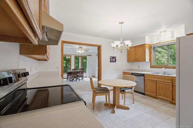 6704 Redford Circle, Troy, MI 48085