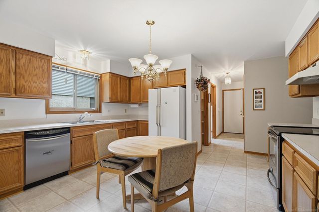 6704 Redford Circle, Troy, MI 48085