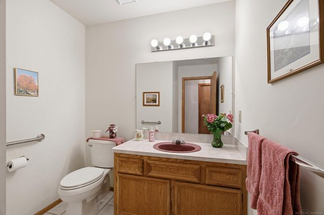 6704 Redford Circle, Troy, MI 48085