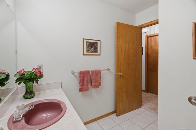 6704 Redford Circle, Troy, MI 48085