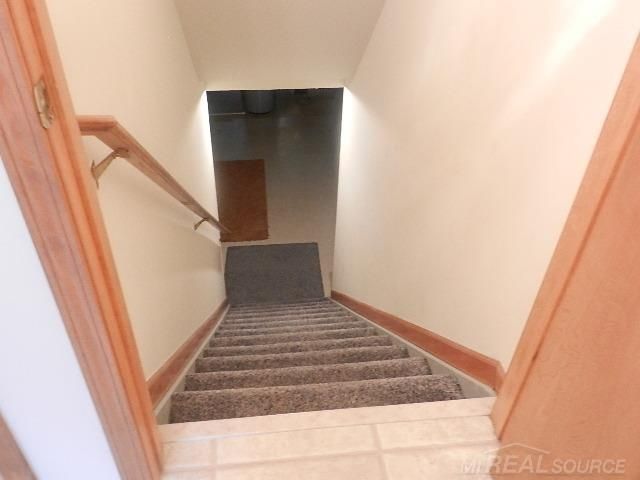 6704 Redford Circle, Troy, MI 48085