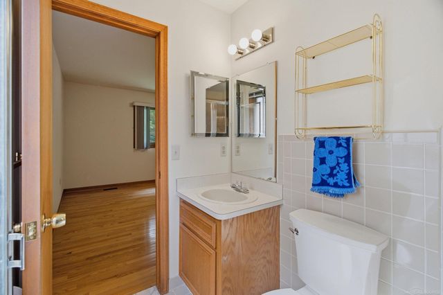 6704 Redford Circle, Troy, MI 48085