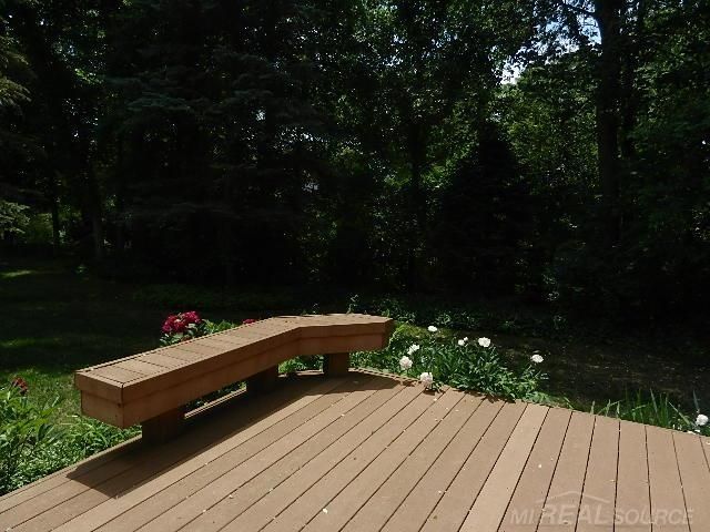 6704 Redford Circle, Troy, MI 48085
