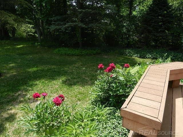 6704 Redford Circle, Troy, MI 48085
