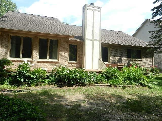 6704 Redford Circle, Troy, MI 48085