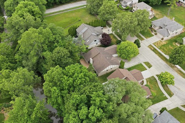 6704 Redford Circle, Troy, MI 48085