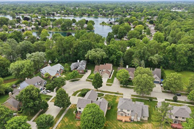 6704 Redford Circle, Troy, MI 48085
