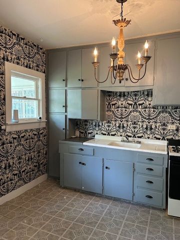 1615 Kenley Avenue, Fort Worth, TX 76107