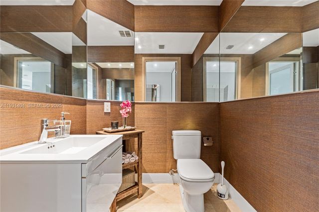 17301 Biscayne Blvd PH-5, North Miami Beach, FL 33160