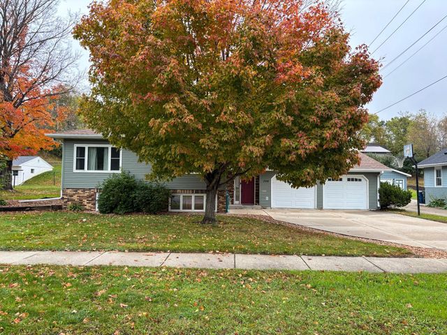 324 N Vine Street, Fergus Falls, MN 56537