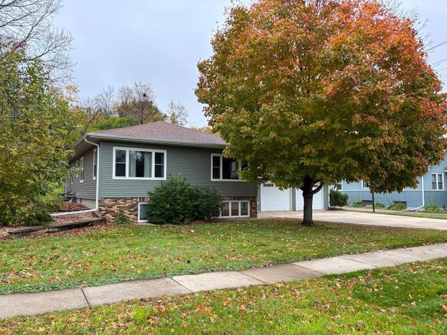 324 N Vine Street, Fergus Falls, MN 56537