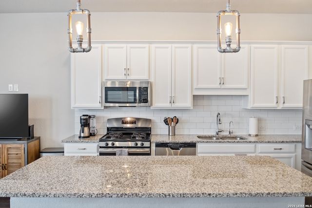 2009 MCCULLOUGH AVE, San Antonio, TX 78212