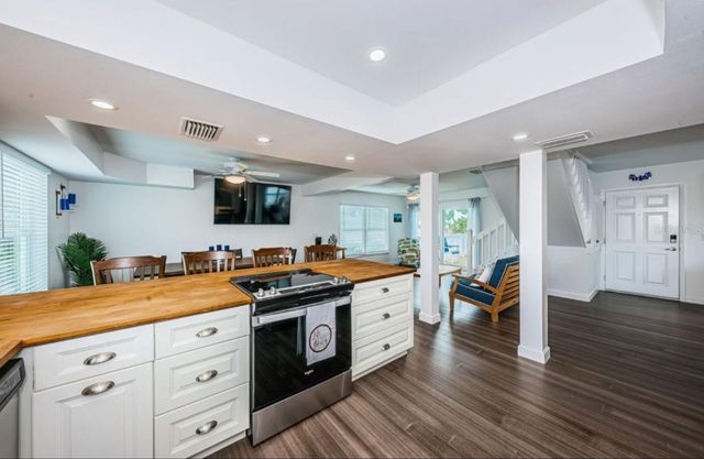 8432 W GULF BOULEVARD, Treasure Island, FL 33706