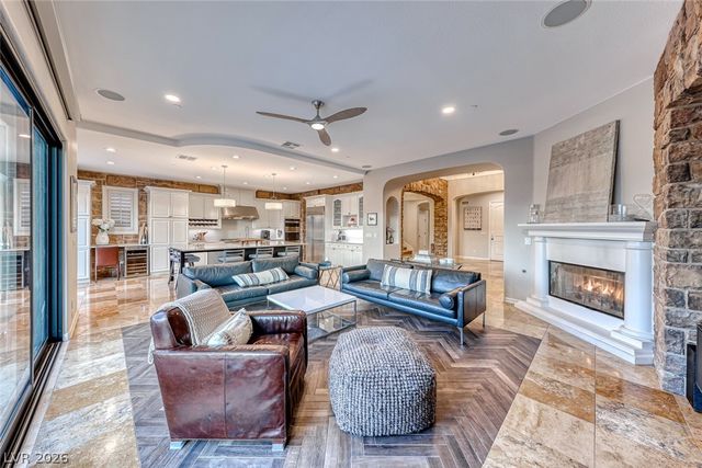 61 Contrada Fiore Drive, Henderson, NV 89011