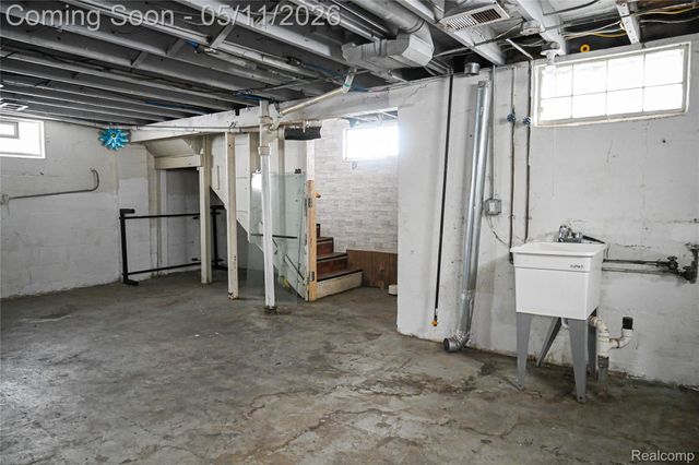 147 Charles Street, River Rouge, MI 48218