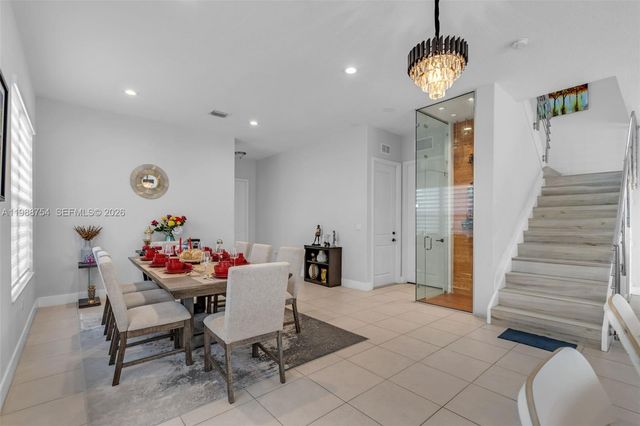 3332 W 95th Ter ., Hialeah, FL 33018