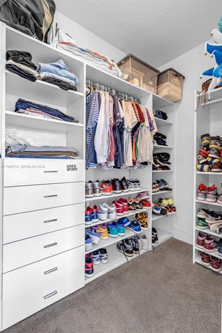 3332 W 95th Ter ., Hialeah, FL 33018