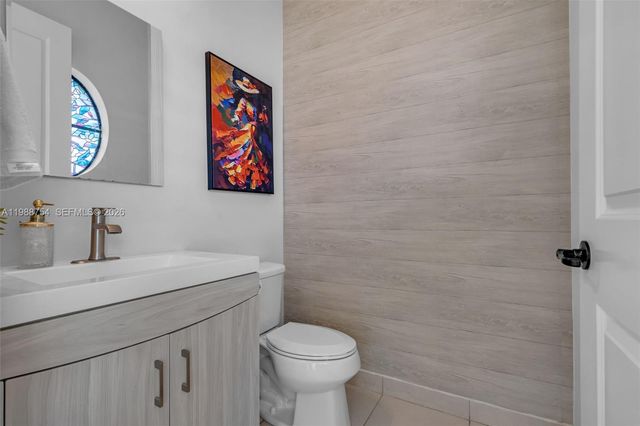 3332 W 95th Ter ., Hialeah, FL 33018