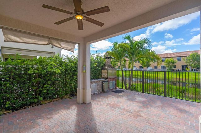 3332 W 95th Ter ., Hialeah, FL 33018