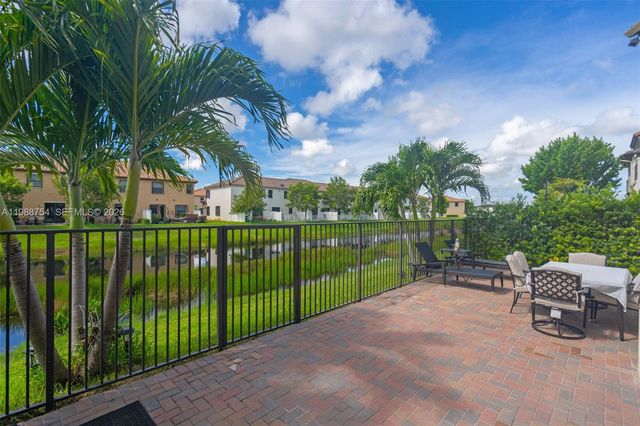 3332 W 95th Ter ., Hialeah, FL 33018