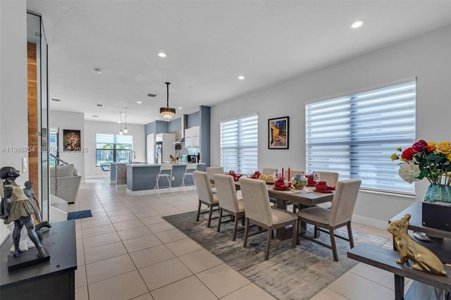 3332 W 95th Ter ., Hialeah, FL 33018