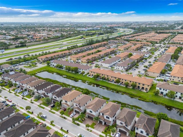 3332 W 95th Ter ., Hialeah, FL 33018