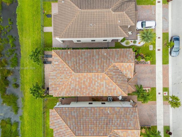 3332 W 95th Ter ., Hialeah, FL 33018