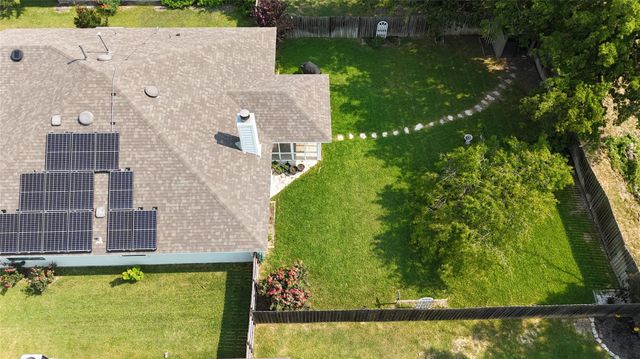 122 Edison DR, Hutto, TX 78634