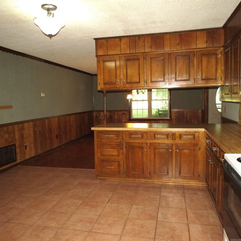 9201 Old Warren Road, Pine Bluff, AR 71603