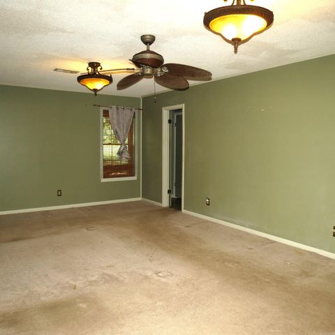 9201 Old Warren Road, Pine Bluff, AR 71603