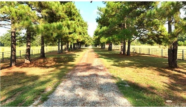 9201 Old Warren Road, Pine Bluff, AR 71603