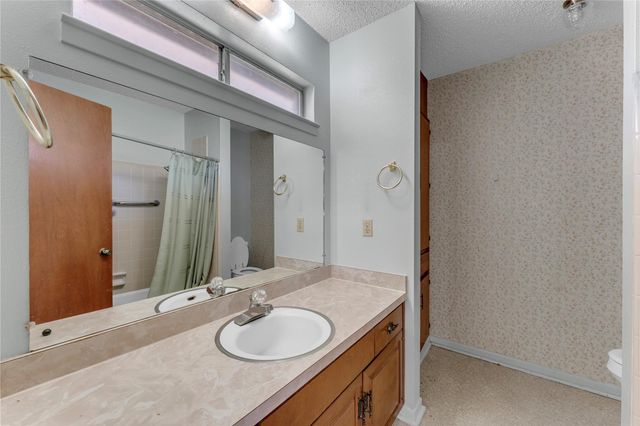 901 N Hill ST, Burnet, TX 78611