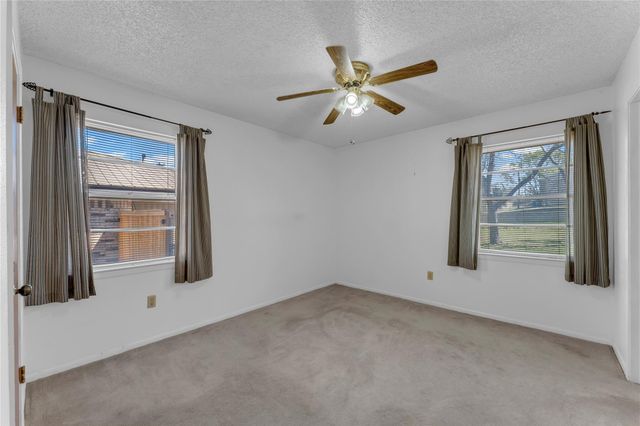 901 N Hill ST, Burnet, TX 78611