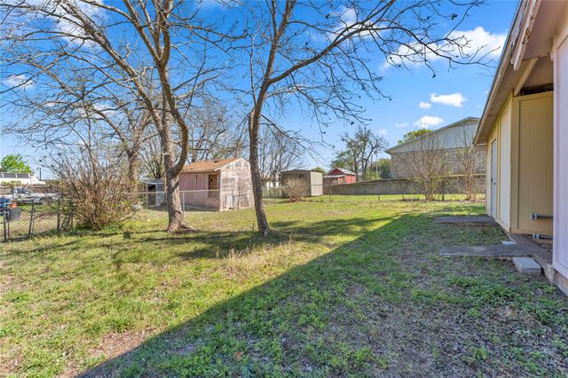 901 N Hill ST, Burnet, TX 78611
