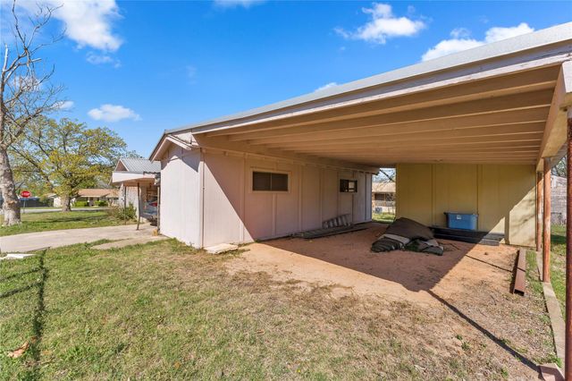 901 N Hill ST, Burnet, TX 78611