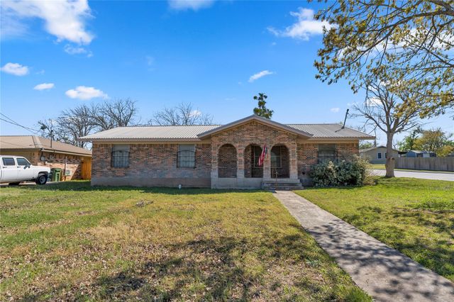 901 N Hill ST, Burnet, TX 78611