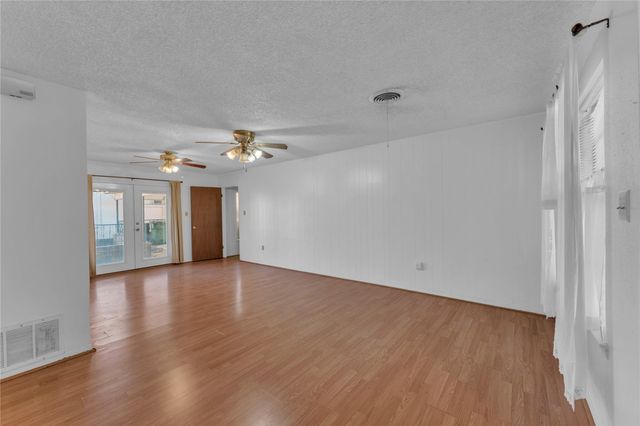 901 N Hill ST, Burnet, TX 78611