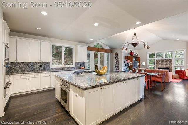 4712 Buckby Cross, Bloomfield Hills, MI 48302