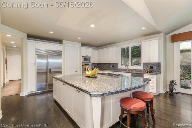 4712 Buckby Cross, Bloomfield Hills, MI 48302