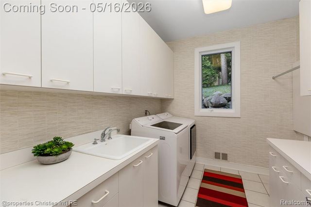 4712 Buckby Cross, Bloomfield Hills, MI 48302