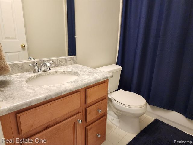 41568 Thoreau Ridge, Novi, MI 48377