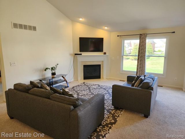 41568 Thoreau Ridge, Novi, MI 48377