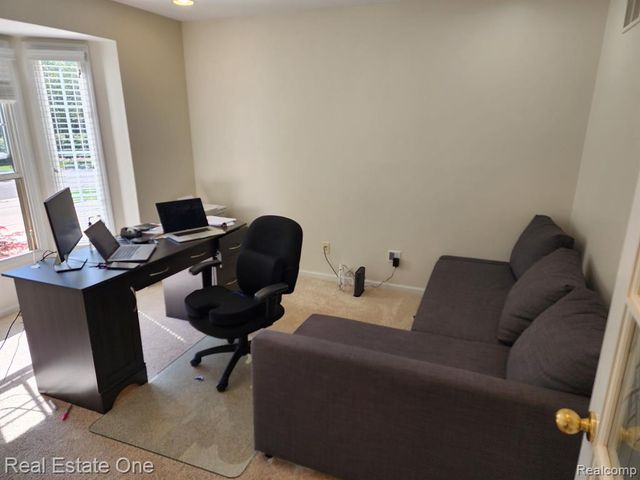 41568 Thoreau Ridge, Novi, MI 48377