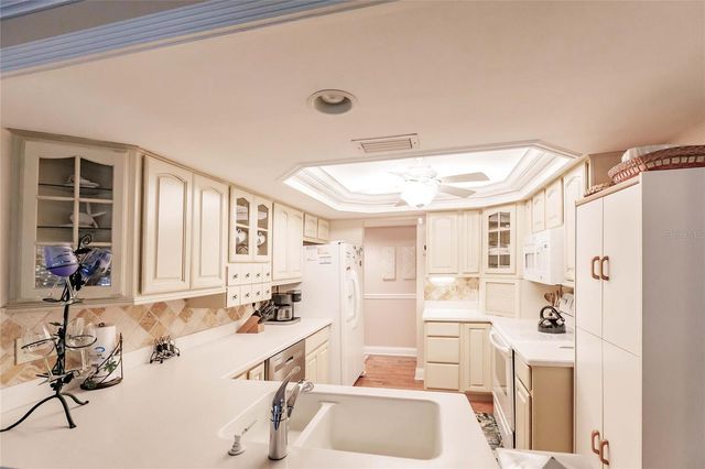 6030 E PEPPERTREE WAY 222A, Sarasota, FL 34242