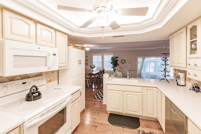 6030 E PEPPERTREE WAY 222A, Sarasota, FL 34242