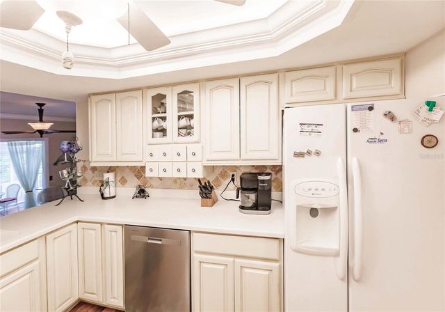 6030 E PEPPERTREE WAY 222A, Sarasota, FL 34242
