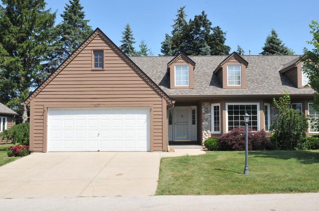 3817 S Oakbrook DRIVE, Greenfield, WI 53228